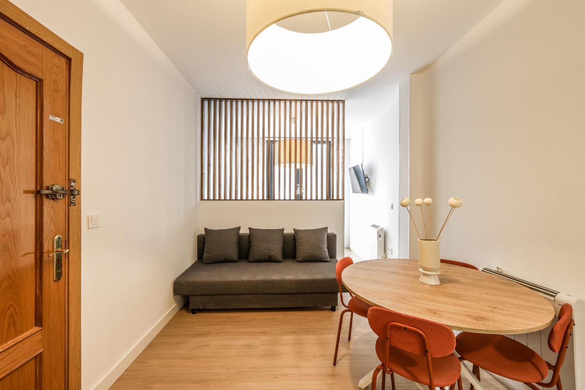 Pequeno Apartamento Reformado En Tirso De Molina Alquiler Temporal Madrid Exteriér fotografie